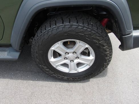 Used 2020 Jeep Wrangler Sport AWD/4WD image 11
