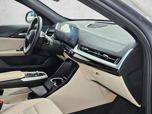 Used 2025 BMW X2 xDrive28i AWD/4WD image 18