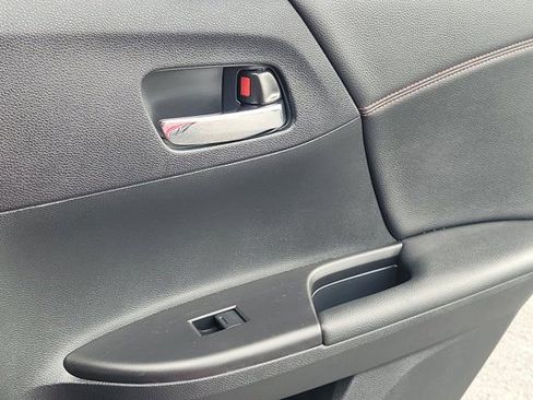 Used 2017 Honda Accord Sport Special Edition image 6