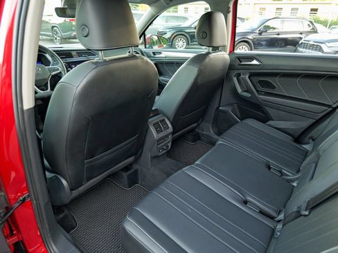 Used 2022 Volkswagen Tiguan SE AWD/4WD image 26