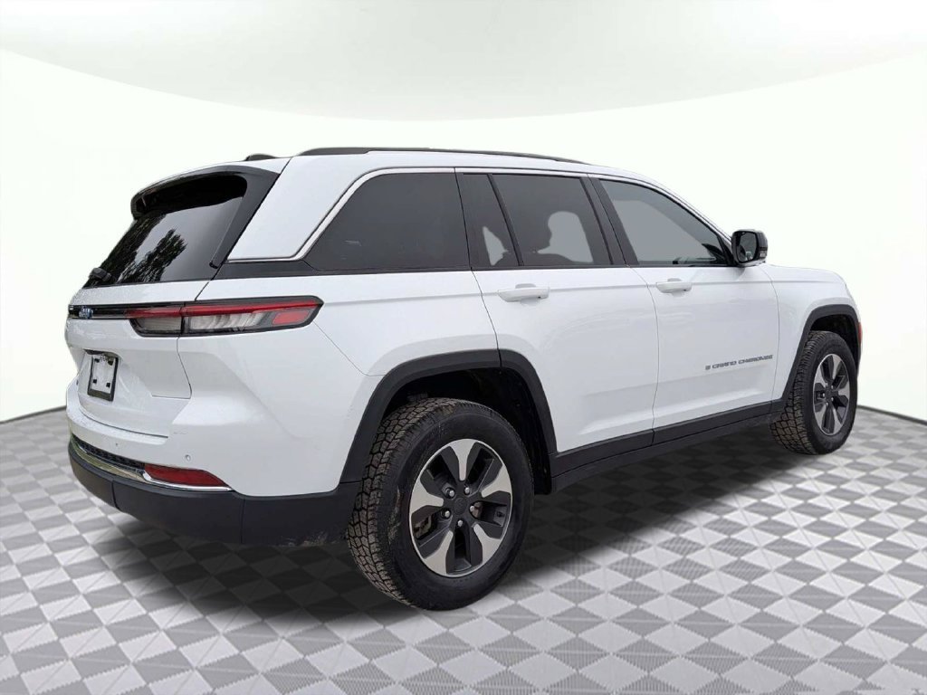 Used 2024 Jeep Grand Cherokee Limited 4xe AWD/4WD image 3