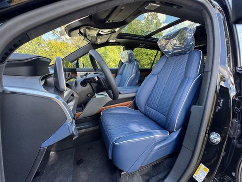 New 2026 Cadillac Vistiq Premium Luxury image 5