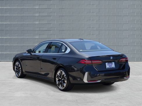 Used 2026 BMW 530i w/ Premium Package RWD image 3