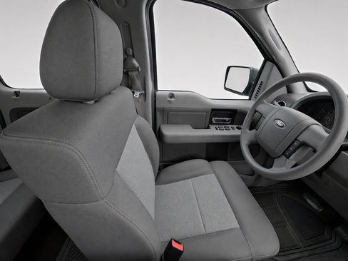Used 2005 Ford F150 XLT RWD image 7
