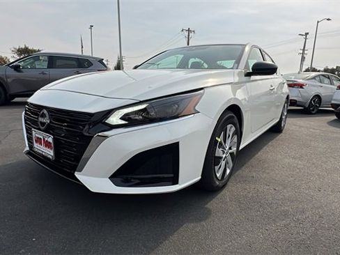 New 2025 Nissan Altima 2.5 S image 10