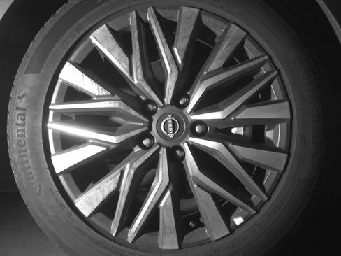 Used 2025 Nissan Altima 2.5 SV FWD image 13