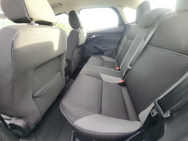 Used 2014 Ford Focus SE w/ SE Winter Package FWD image 22