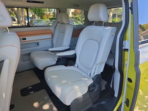 Used 2025 Volkswagen ID. Buzz 1st Edition AWD/4WD image 18