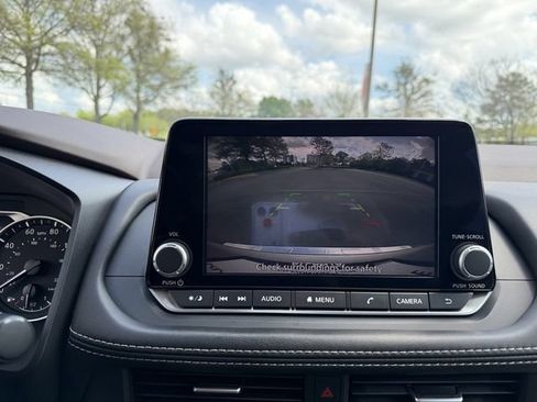 Used 2023 Nissan Rogue SV AWD/4WD image 21