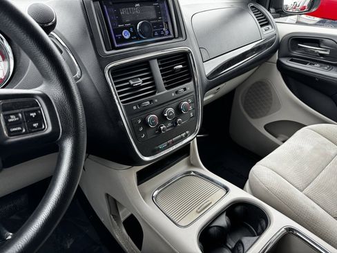 Used 2012 Dodge Grand Caravan SXT image 18