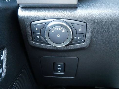 Used 2016 Ford F150 XLT w/ Equipment Group 302A Luxury image 26