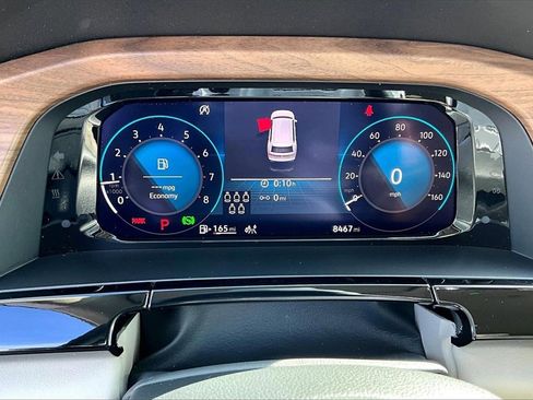 Certified 2025 Volkswagen Atlas SE image 26