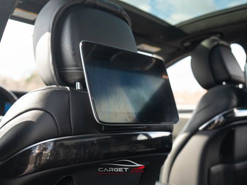 Used 2019 Mercedes-Benz S 560 4MATIC Sedan w/ Premium Package image 23