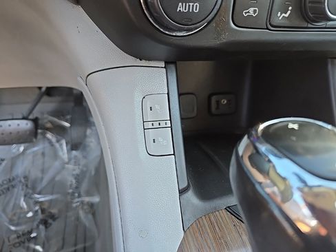 Used 2019 GMC Acadia SLE w/ LPO, Floor Liner Package image 28