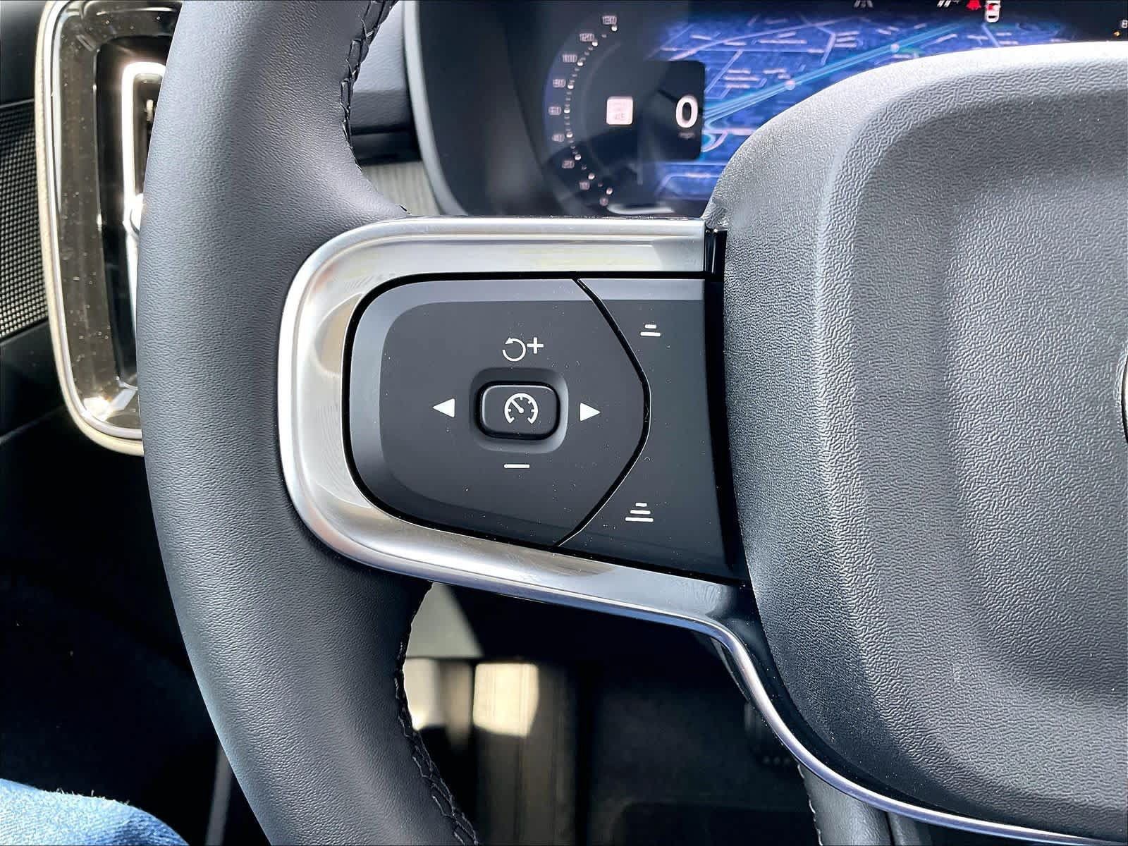 New 2026 Volvo XC40 B5 Core w/ Climate Package AWD/4WD image 17