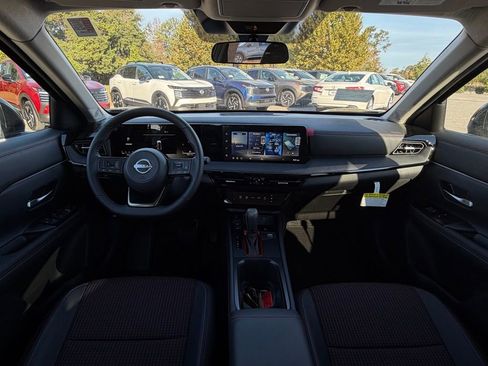 New 2026 Nissan Kicks SR image 24