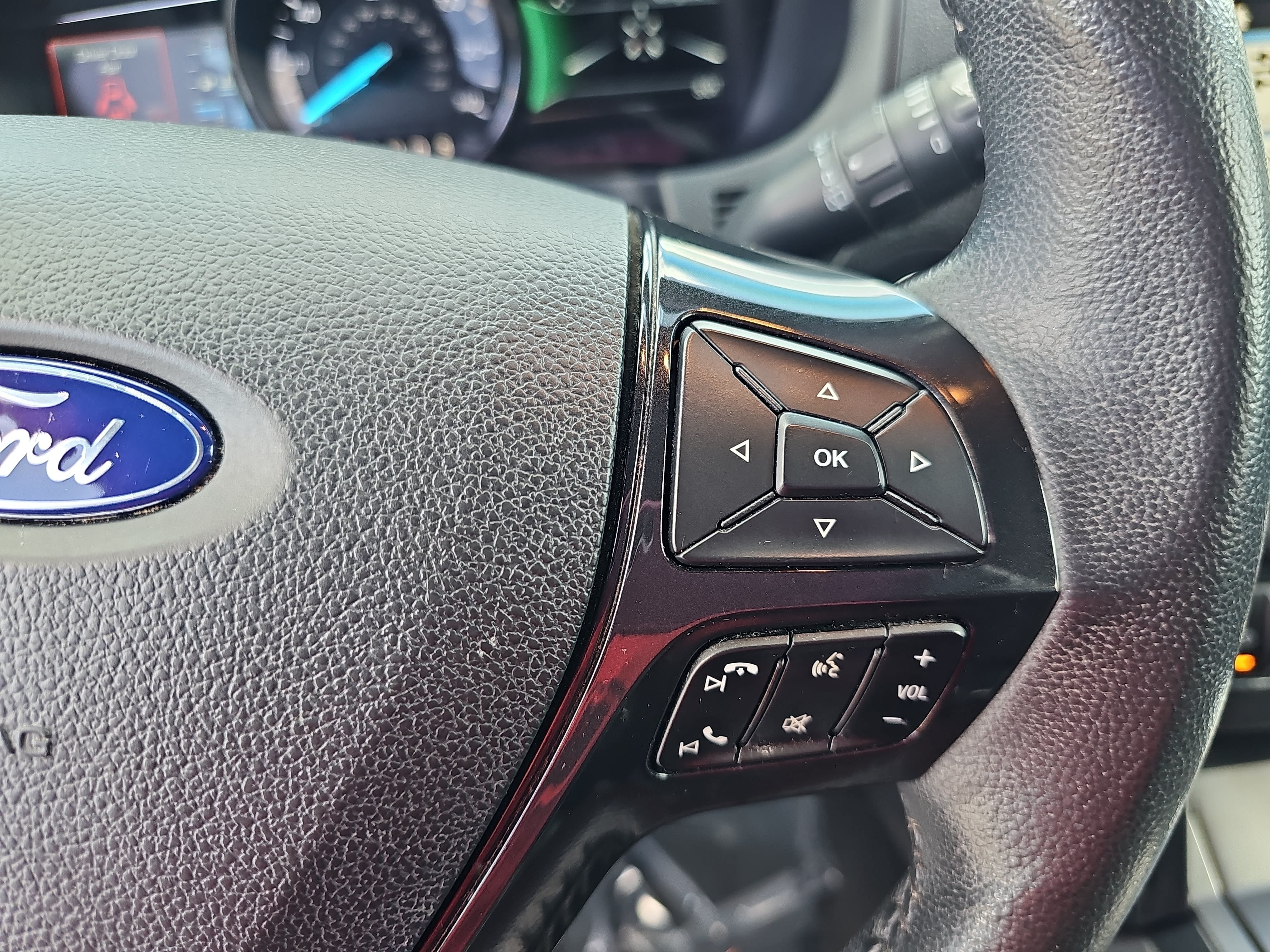 Used 2019 Ford Explorer XLT w/ Equipment Group 201A FWD image 18