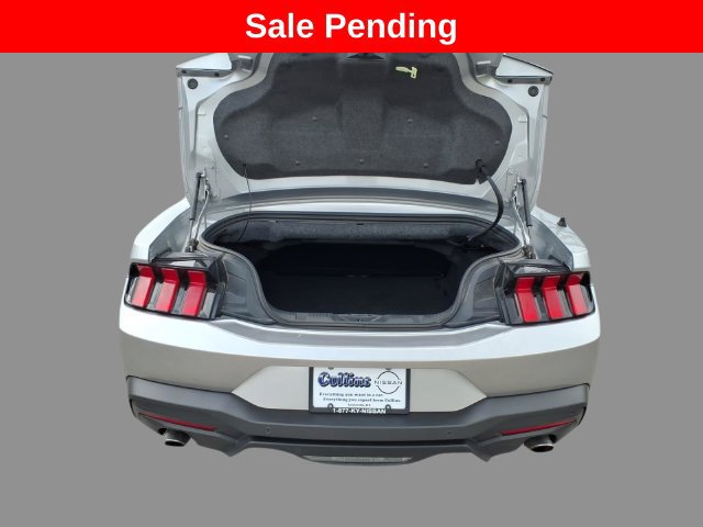 Used 2024 Ford Mustang Convertible RWD image 7