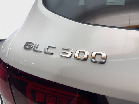 Used 2022 Mercedes-Benz GLC 300 w/ Premium Package Lite image 23