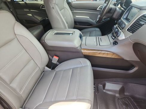 Used 2020 GMC Yukon Denali w/ Denali Premium Package AWD/4WD image 22