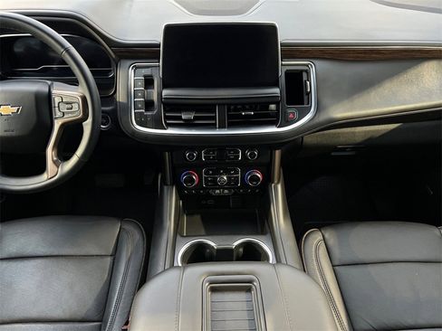 Used 2024 Chevrolet Suburban High Country image 35