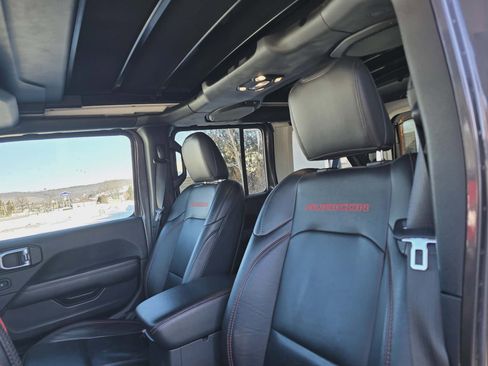 Used 2021 Jeep Wrangler Unlimited Rubicon w/ Xtreme Recon 35" Tire Package image 13