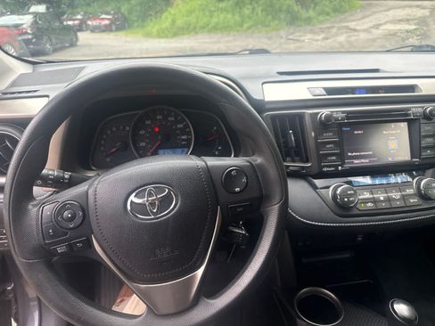 Used 2014 Toyota RAV4 XLE AWD/4WD image 16
