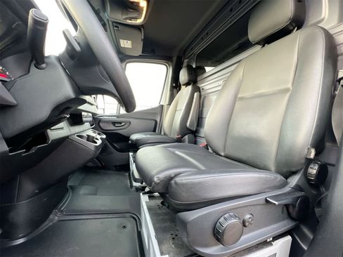 Used 2023 Mercedes-Benz Sprinter 2500 image 16