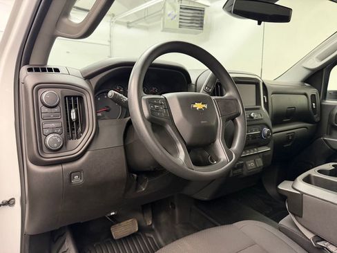Used 2025 Chevrolet Silverado 3500 W/T image 4