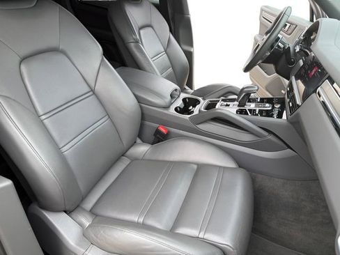Used 2020 Porsche Cayenne AWD/4WD image 27