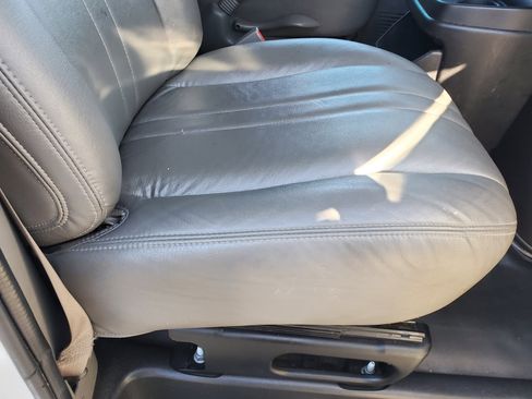 Used 2018 Chevrolet Express 2500 w/ Driver Convenience Package image 34