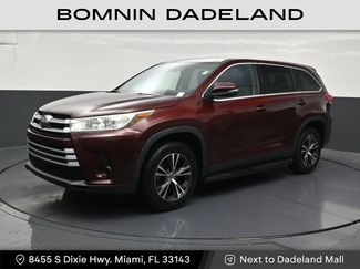 Used 2019 Toyota Highlander LE FWD video 1