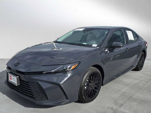 Used 2026 Toyota Camry LE image 7