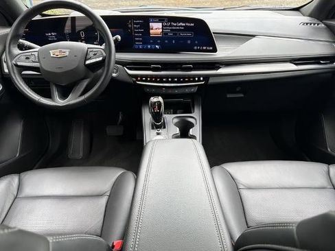 Used 2025 Cadillac XT4 Premium Luxury w/ Technology Package FWD image 22