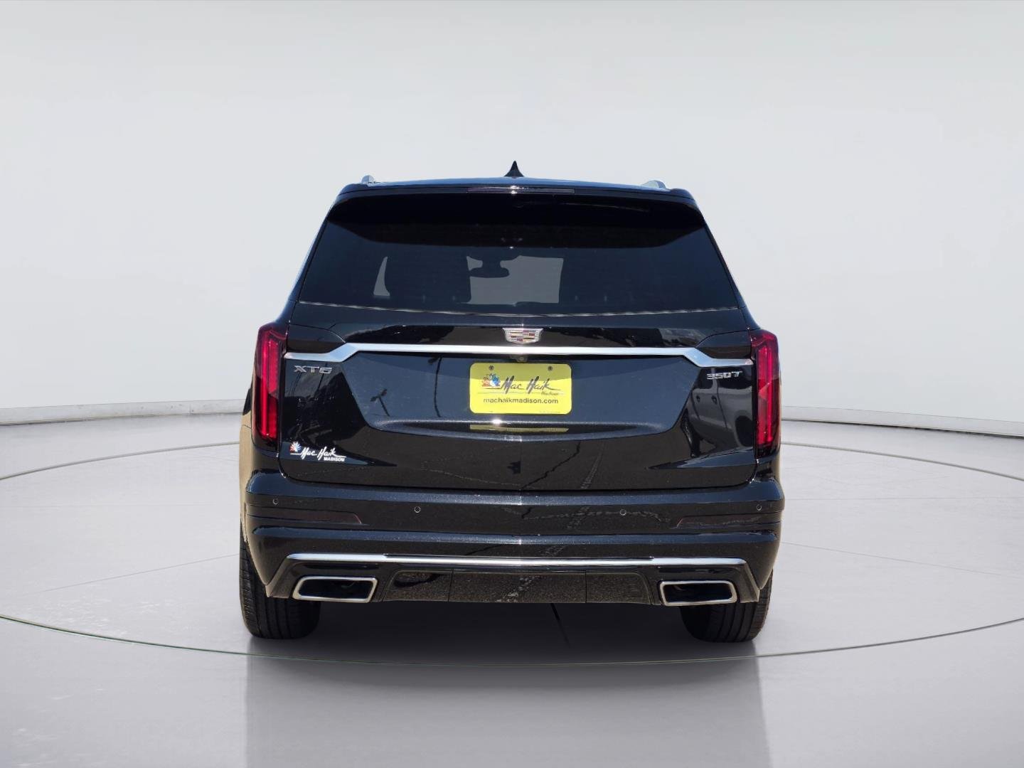 Used 2024 Cadillac XT6 Luxury w/ LPO, Floor Liner Package FWD image 6