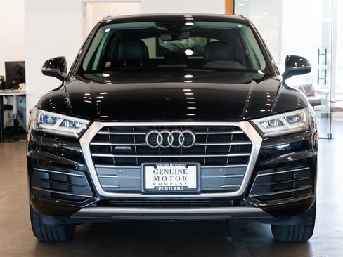 Used 2018 Audi Q5 2.0T Premium Plus w/ Premium Plus Package AWD/4WD image 2