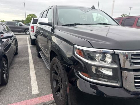 Used 2019 Chevrolet Tahoe Premier AWD/4WD image 2