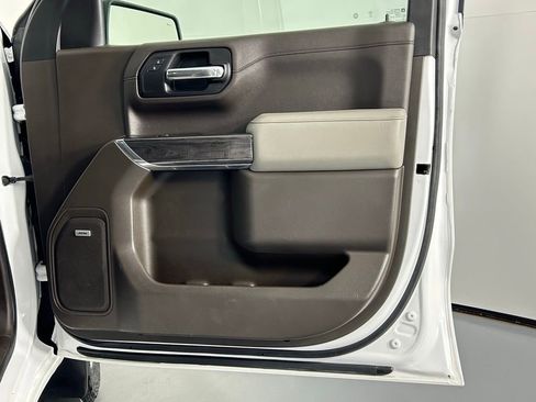 Used 2019 Chevrolet Silverado 1500 LTZ w/ LTZ Premium Package image 9