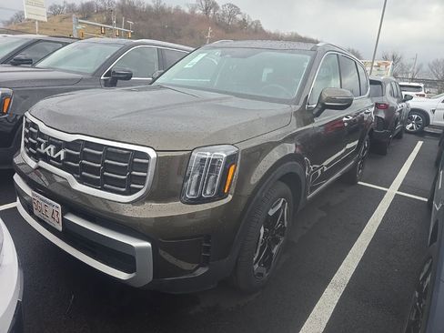 Used 2025 Kia Telluride S image 1