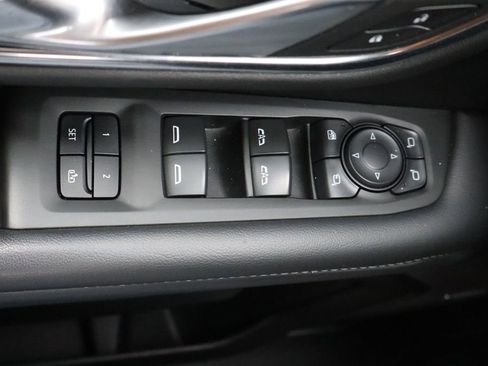 Used 2022 Chevrolet Tahoe Z71 w/ Luxury Package image 27