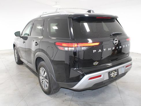 Used 2025 Nissan Pathfinder SL FWD image 7