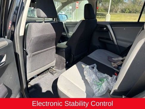 Used 2018 Toyota RAV4 XLE image 17