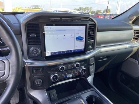 Used 2021 Ford F150 Lariat RWD image 39