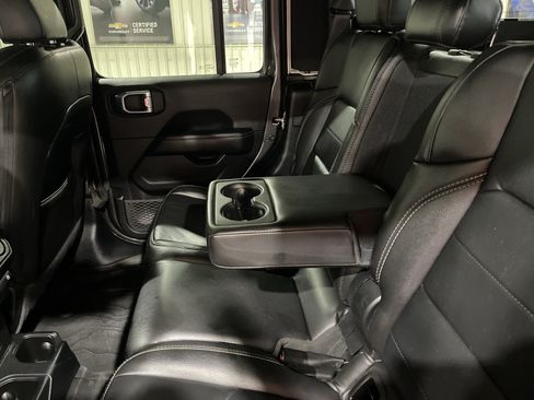 Used 2021 Jeep Gladiator Overland w/ Popular Equipment Package AWD/4WD image 13