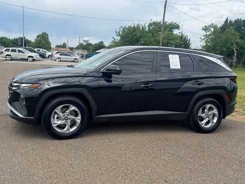 Used 2024 Hyundai Tucson SE FWD image 2