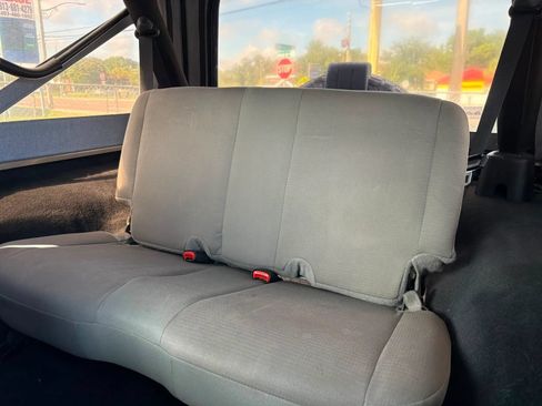 Used 2006 Jeep Wrangler Unlimited w/ Premium Audio Group AWD/4WD image 11