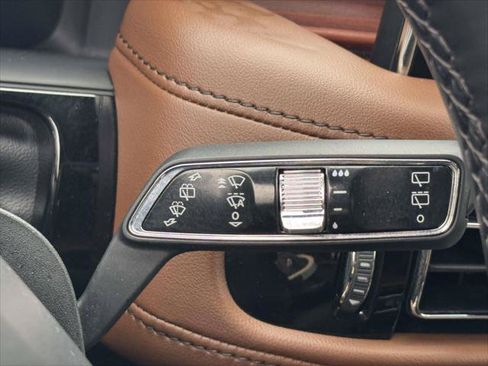 Used 2023 Lincoln Nautilus Reserve AWD/4WD image 25