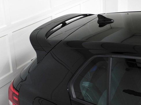 Used 2025 Volkswagen Golf image 8