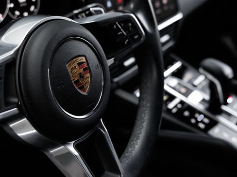 Certified 2023 Porsche Cayenne S Platinum AWD/4WD image 20