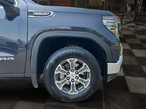 Certified 2025 GMC Sierra 1500 SLT AWD/4WD image 11